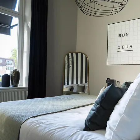 V - Petit Bed & Breakfast