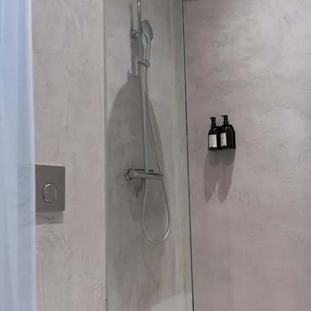 V - Petit Bed & Breakfast 3*