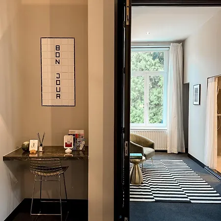 V - Petit Bed & Breakfast