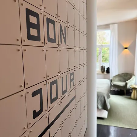 V - Petit Bed & Breakfast 3*