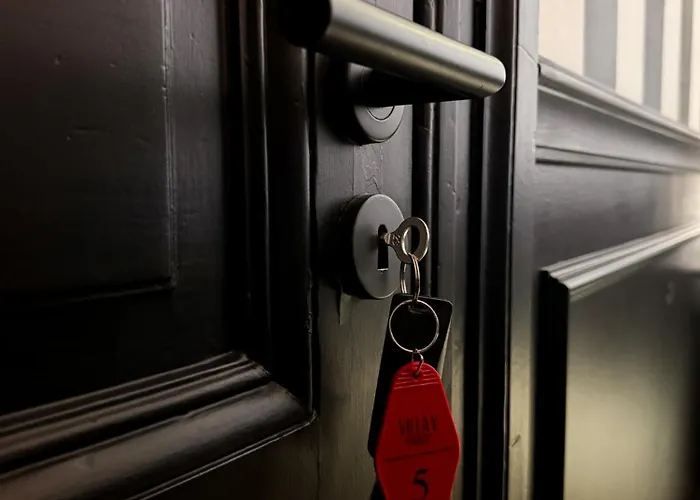 V - Petit 3* ファルケンブルフ