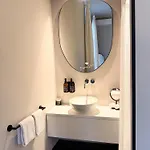 V - Petit Bed & Breakfast