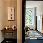 V - Petit Bed & Breakfast