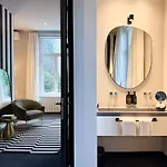 V - Petit Bed & Breakfast 3*