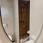 V - Petit Bed & Breakfast