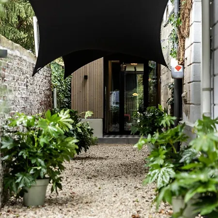 V - Petit Bed & Breakfast