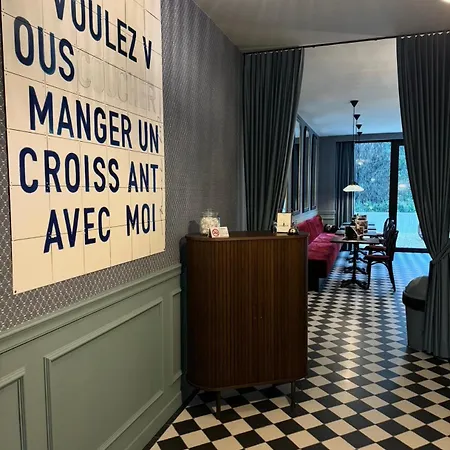 V - Petit 3* 法尔肯堡