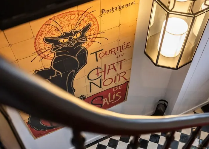 V - Petit فندق مبيت وإفطار