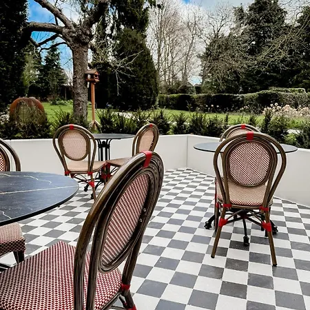 V - Petit Bed & Breakfast 3*