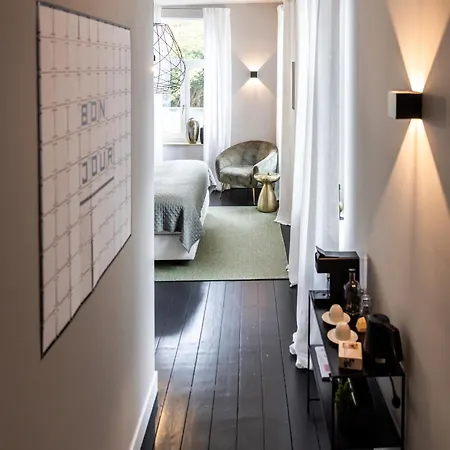 V - Petit Bed & Breakfast 3*